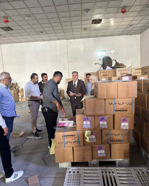 لتربية  توزع دفعة جديدة من الكتب المنهجية على مدارس مركز محافظة البصرة