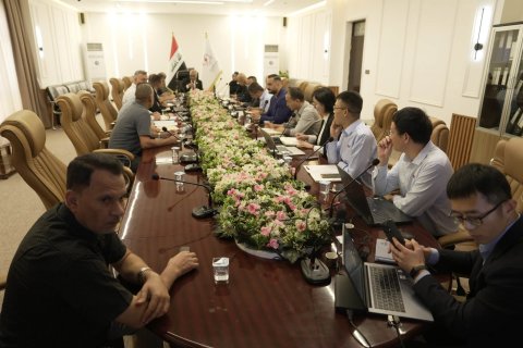 مدير عام إنتاج كهرباء الجنوب يبحث مع شركة باور جاينا الصينية تسريع مشروع محطة السماوة للطاقة الشمسية