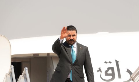 الزيدي يغادر بغداد متوجهاً إلى باريس في مستهلّ زيارة رسمية تشمل كلاً من فرنسا وألمانيا