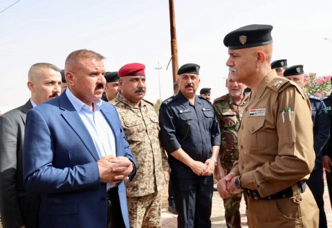 وزير الداخلية يصل منفذ عرعر الحدودي ويشرف ميدانياً على خطة تفويج الحجاج