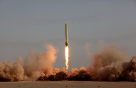 الحرس الثوري: استهدفنا قاعدة امريكية انطلق منها هجوم على برج اتصالات في جزيرة سيريك