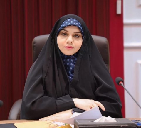 البصرة / المرسى نيوز   ألقت شرطة البصرة القبض على متهمين اثنين بحوزتهما على حبوب مخدرة. وذكر اعلام قيادة شرطة محافظة البصرة في بيان \" ان مفارز مركز شرطة الموفقية و اثناء تجولها ضمن قاطع المسؤولية، اشتبهت بشخصين يستقلان دراجة نارية، ولدى محاولة استيقافهما