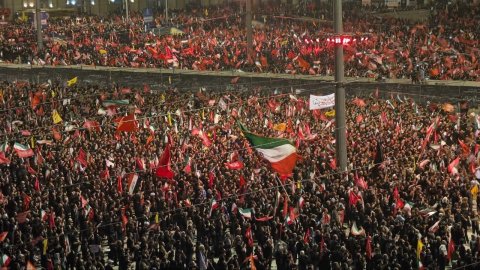 جنازة المرشد الإيراني علي خامنئي / تفاجئ /  ترامب: كنت أعتقد أن الناس يكرهونه