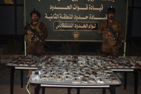 قوات الحدود تحبط محاولة تهريب عبر بالون يحمل اكثر من 33 كغم من المخدرات على الشريط الحدودي الدولي غربي الانبار