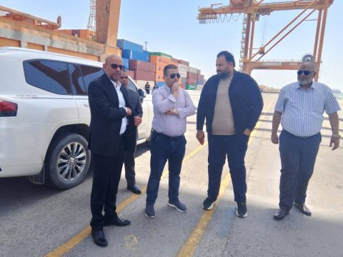 مستشار وزارة النقل يتفقد ميناء ام قصر الشمالي