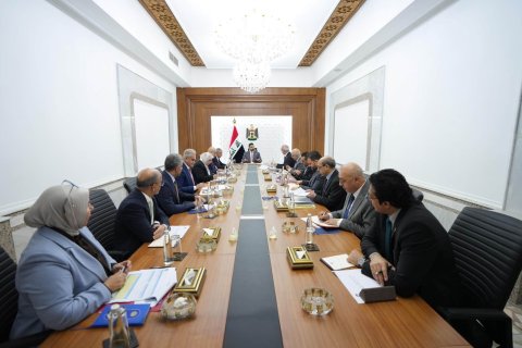 الزيدي يوجه بالعمل على استثمار الغاز المصاحب بصورة كاملة بما يسهم في تلبية الحاجة المحلية