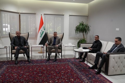 العيداني ومدير عام شركة نفط البصرة يبحثان ملف تشغيل الشباب وتنسيبهم وفق اختصاصاتهم العلمية والمهنية