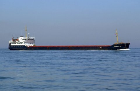 اصابة سفينة تركية بهجوم من طائرات مسيرة في البحر الاسود