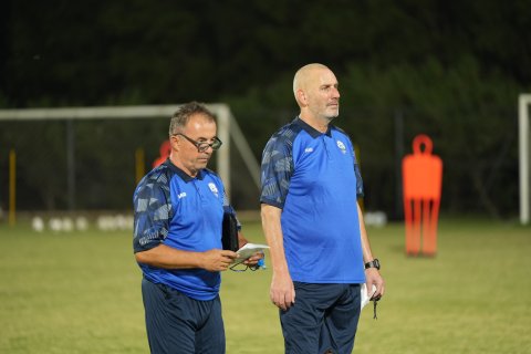المدرب الصربي رادولوفيتش يباشر  بأولى وحداته التدريبية مع فريق الميناء 