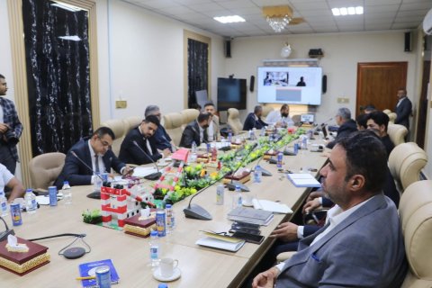 موانئ العراق تبحث إجراءات احتواء تداعيات إغلاق مضيق هرمز