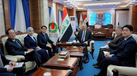 وزير النفط يبحث مع وفد كوري العلاقات الثنائية بين البلدين في مجالات النفط والغاز والطاقة