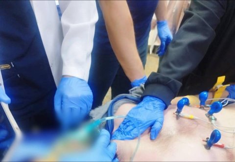 انقاذ حياة شاب بعد تعرضه لصعقة كهربائية في مستشفى الحكيم العام بالنجف الأشرف