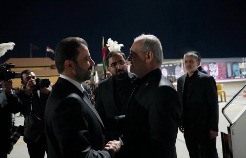 الزيدي يستقبل الرئيس الإيراني في محافظة النجف الاشرف ويؤكد عمق العلاقات بين البلدين