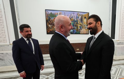 رئيس الجمهورية : تكليف الزيدي بتشكيل الحكومة يمثل التزاما بالدستور نصاً وروحاً و بداية لمسار عمل نأمل أن يكلل بالنجاح