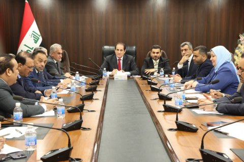 لجنة النفط والغاز والثروات االنيابية تستضيف مدير عام شركة نفط البصرة لبحث العقود الأخيرة للشركة
