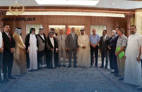 محافظ البصرة يناقش مع شيوخ عشائر القرنة سبل الإرتقاء بالملف الخدمي والعمراني بالقضاء