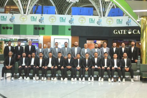 وفد منتخب الرواد يغادر إلى قطر للمشاركة في بطولة كأس الخليج لقدامى اللاعبين