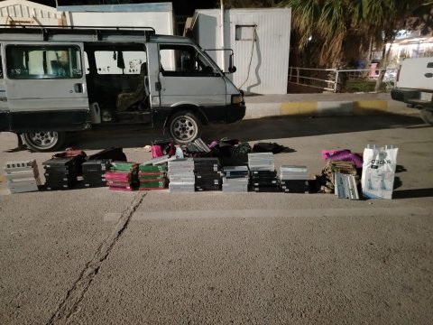 إحباط عملية تهريب (381) تكة سكائر مختلفة الانواع في منفذ زرباطية الحدودي