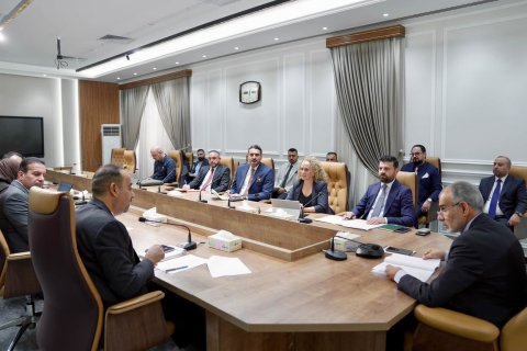 المالية تناقش استكمال المتطلبات اللازمة لتطبيق قرار الاستيفاء المسبق للرسوم الكمركية والأمانات الضريبية