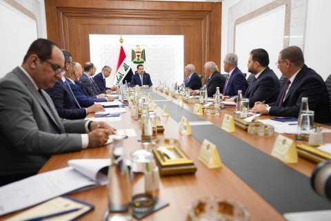 رئيس الوزراء يوجه بتشكيل هيأة خاصة لمتابعة تنفيذ مشروع أنبوب نفط بصرة- حديثة المتعدد الاتجاهات