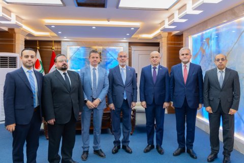 وزير النفط يبحث مع وفد من شركة "GULF" الامريكية الموضوعات الخاصة بقطاعي النقل والتخزين
