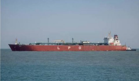 ناقلة نفط تحمل خاماً عراقياً تعبر مضيق هرمز