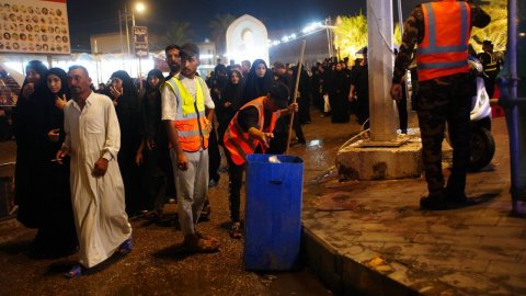 بلدية النجف تستنفر كوادرها وآلياتها لتأمين الخدمات لزائري ذكرى استشهاد الرسول الأعظم( ص)