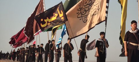 انطلاق موكب وراية / من البحر الى النحر / سيرا على الأقدام من الفاو جنوبي البصرة الى كربلاء لأداء زيارة اربعينية أبي الشهداء