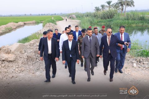 محافظ النجف يتفقد الأراضي الزراعية في ناحية الحيدرية للوقوف على واقع الزراعة واحتياجات الفلاحين