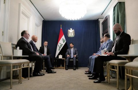 الزيدي يبحث في واشنطن مع المبعوث الخاص للرئيس الأمريكي توم باراك تعزيز التعاون المشترك بين العراق والولايات المتحدة