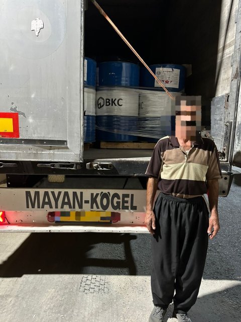 المنافذالحدودية تضبط عجلة محملة بمواد منتهية الصلاحية بمنفذ مندلي