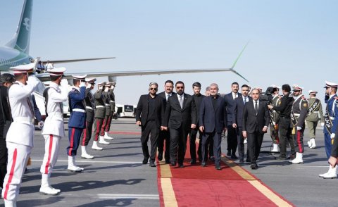 الحلبوسي يصل طهران المشاركة في مراسم توديع السيد الخامنئي