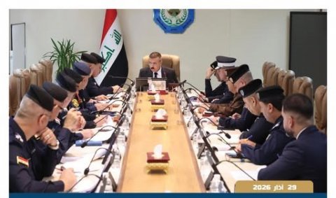 وزير الداخلية يوجه بصرف مبالغ المنح المالية المتأخرة لأسر الشهداء والجرحى والمتوفين