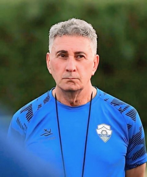 المدرب الشاطر  حسن احمد عاشق التحدي