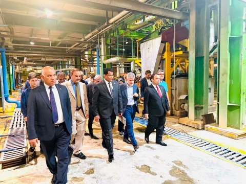 معاون محافظ البصرة يزور معمل الفارابي بالأهواز الايرانية لبحث التعاون الزراعي والصناعي