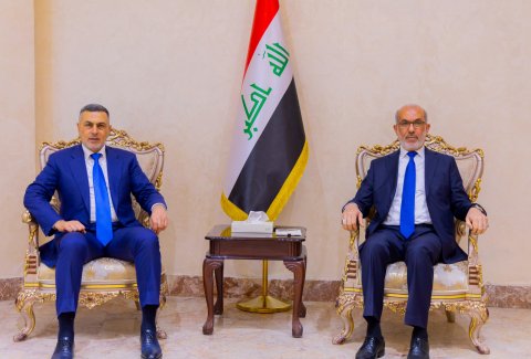 العيداني ووزير النفط يبحثان دعم المشاريع النفطية والخدمية في البصرة
