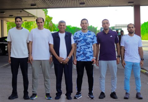الطاقم التحكيمي العماني  لمباراة  السد والاستقلال الايراني يصل إلى  البصرة