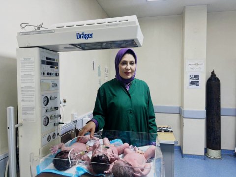 خمسة اعوام من العقم تنتهي بثلاثة توائم في مستشفى البصرة التعليمي للنسائية والاطفال