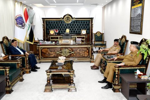 قائدا عمليات  وشرطة البصرة يبحثان تعزيز التنسيق والتعاون المشترك بين القيادات والأجهزة الأمنية
