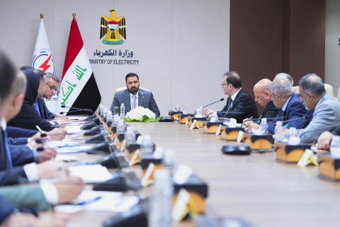 الزيدي يوجه  وزارة الكهرباء باستنفار العمل لزيادة ساعات التجهيز وتقليل انقطاع التيار
