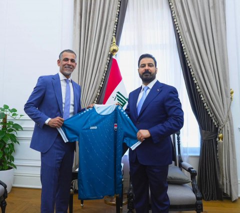 رئيس مجلس الوزراء  يتابع استعدادات منتخبنا الوطني المشارك في نهائيات كأس العالم