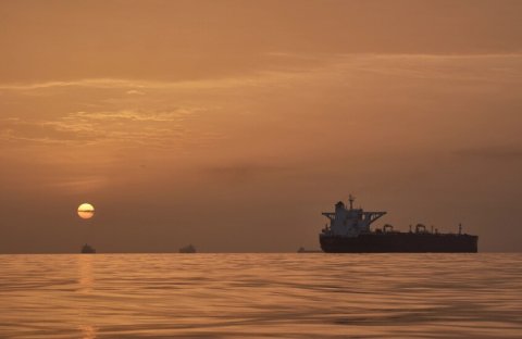 الحرس الثوري الإيراني يعلن إغلاق مضيق هرمز حتى إشعار آخر