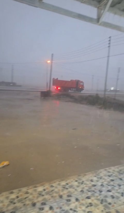 البصرة تشهد  هطول امطار غزيرة