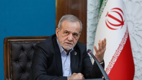 الرئيس الإيراني: مذكرة التفاهم مع أمريكا ستكون محور علاقاتنا الخارجية مستقبلا