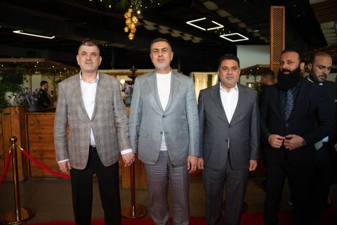 محافظ البصرة يبحث مع وزير النقل عددا من الملفات الخاصة بقطاع النقل والمشاريع الخدمية في المحافظة