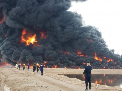 الدفاع المدني تحكم السيطرة على حريق في حقل الأحدب النفطي بواسط بـ 30 فرقة إطفاء