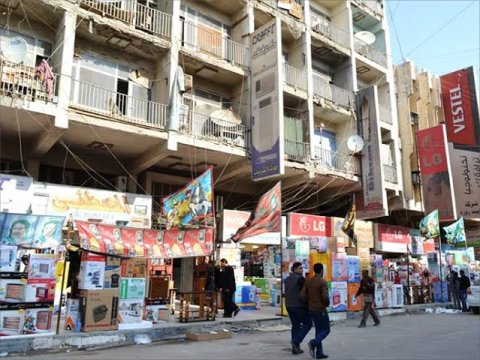 البصرة.. ارتفاع سعر صرف الدولار يثير مخاوف المواطنين والتجار من موجة غلاء جديدة
