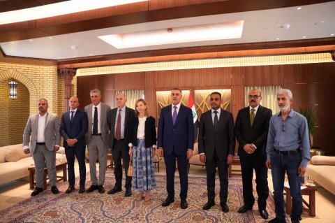 محافظ البصرة يبحث مع السفيرة الإسبانية مشاريع النقل والربط السككي في المحافظة