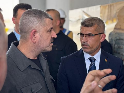 وزير النقل يتفقد ميناء أم قصر للاطلاع ميدانياً على سير العمل ومتابعة المشاريع والخدمات التشغيلية