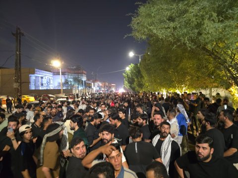 المئات من موظفي عقود تربية البصرة يطالبون بصرف مستحقاتهم المالية